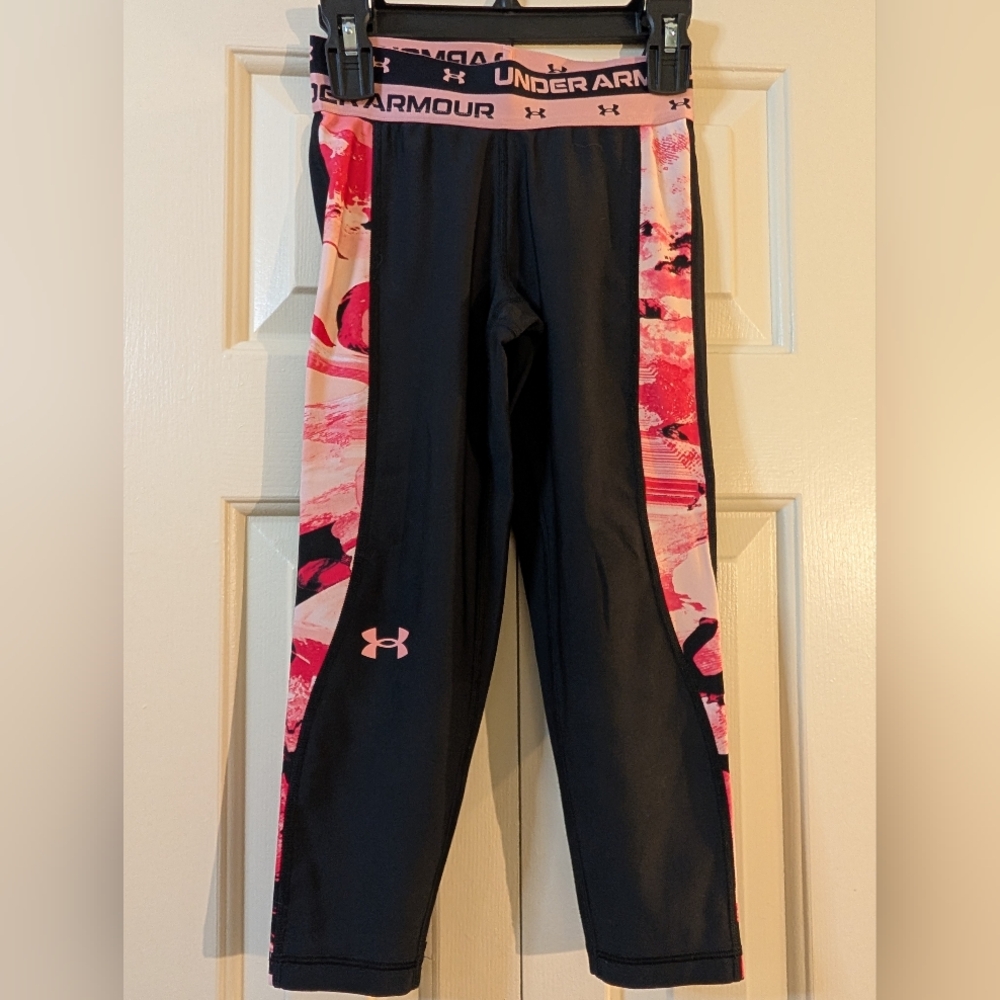 Girls Under Armour Black and Pink Patterned Leggings NWOT Size Small